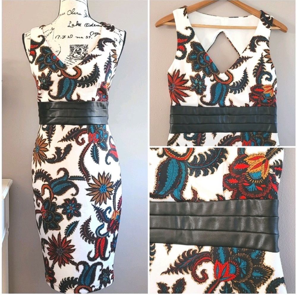 Bisou Bisou Keyhole Back Botanical Dress